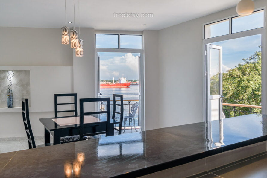 Balcones a la Bahía