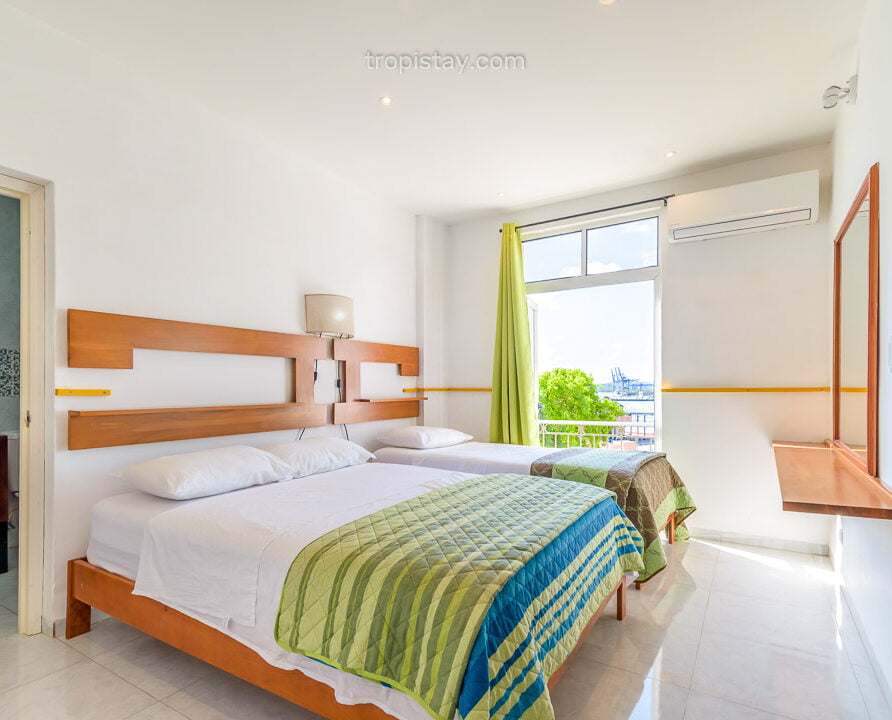 Paseo Maritimo Havana Accommodation. Apartment, Vacation rental