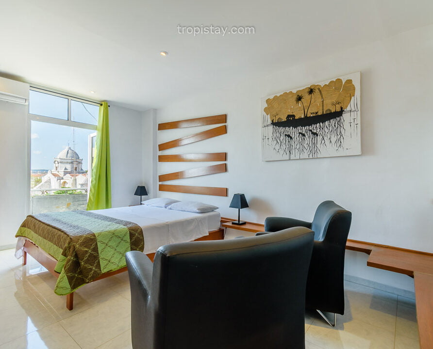 Paseo Maritimo Havana Accommodation. Apartment, Vacation rental