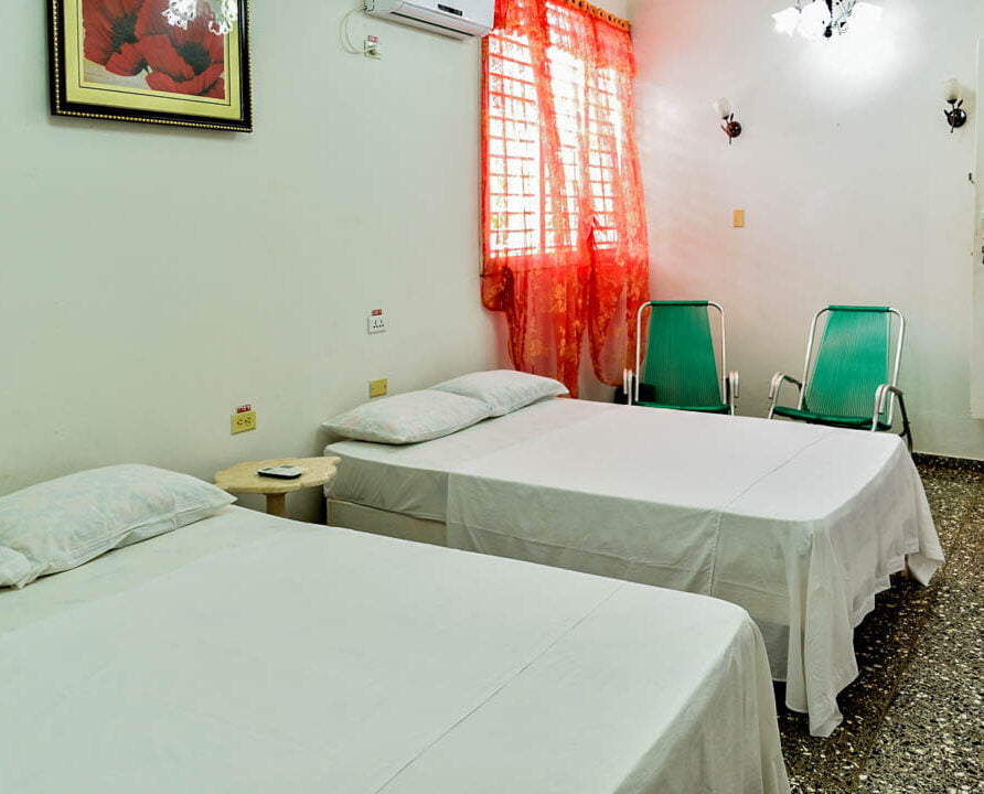 Villa Los Buenos Viñales Accommodation. B&B Casa Particular