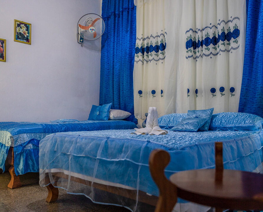 Hostal Eliza y Miguel Angel Cienfuegos B&B