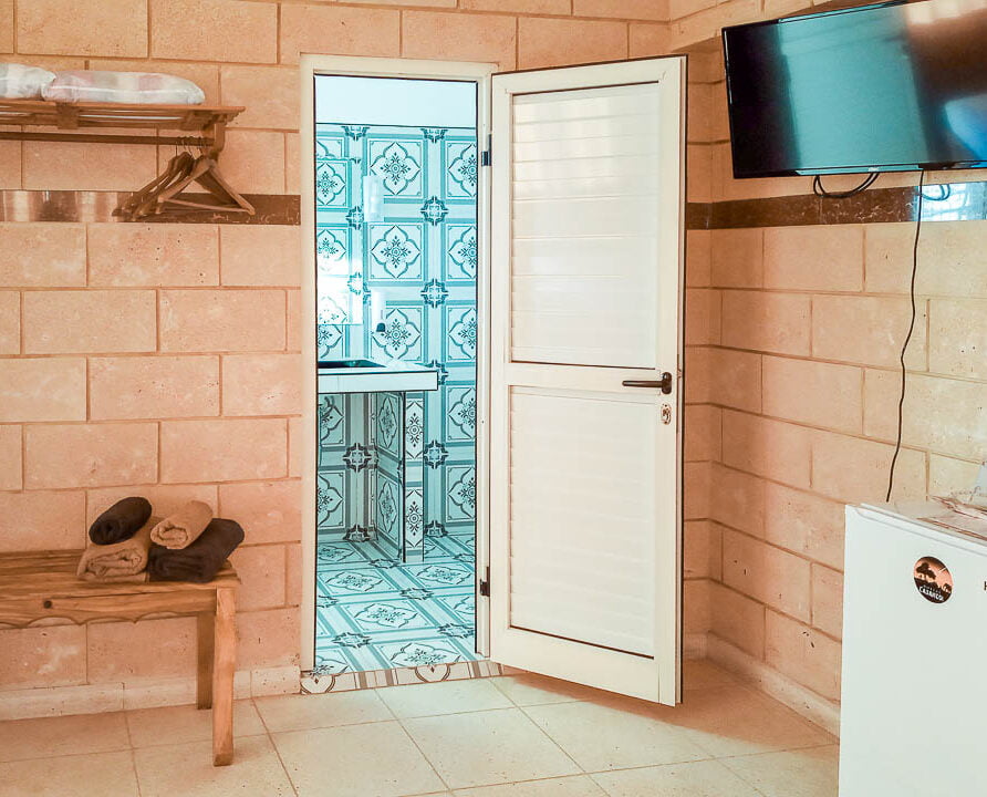 Casa Angol, Cienfuegos accommodation. B&B Casa Particular