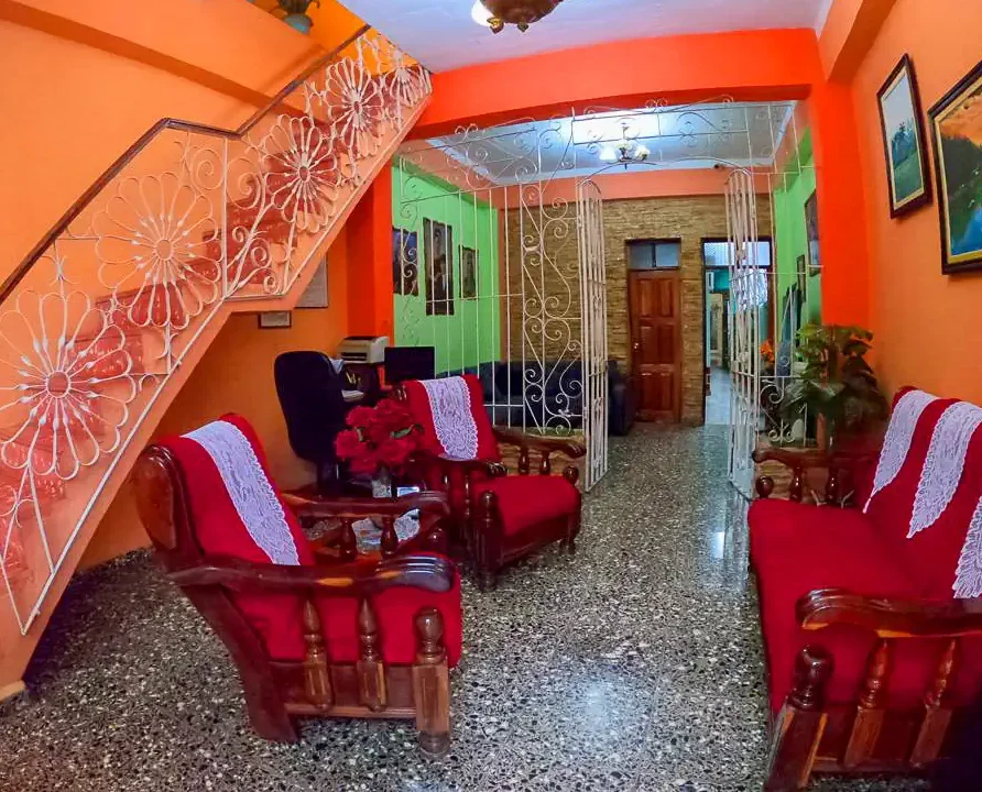 Hostal Ivan y Lili, Cienfuegos. Casa Particular, Bed and Breakfast.