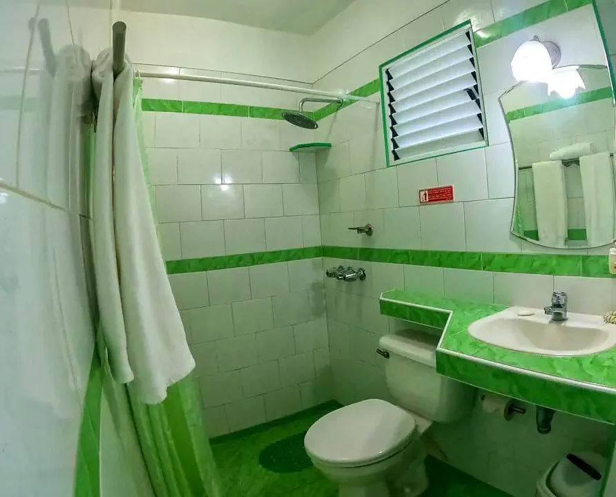 Hostal Ivan y Lili, Cienfuegos. Casa Particular, Bed and Breakfast.