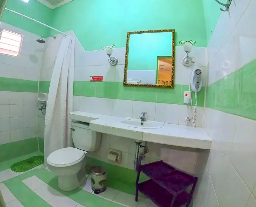 Hostal Ivan y Lili, Cienfuegos. Casa Particular, Bed and Breakfast.