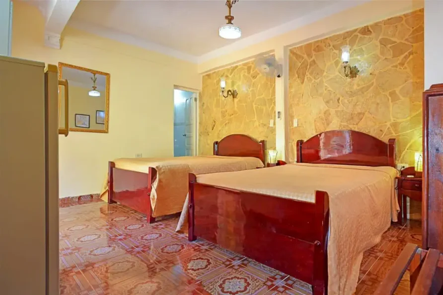 Hostal Dr Lara y Sra Yuda – Room 2