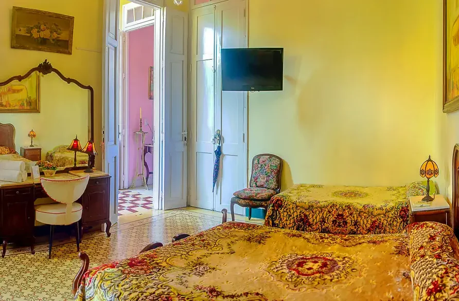 Hostal D Cordero. Santa Clara Bed and Breakfast