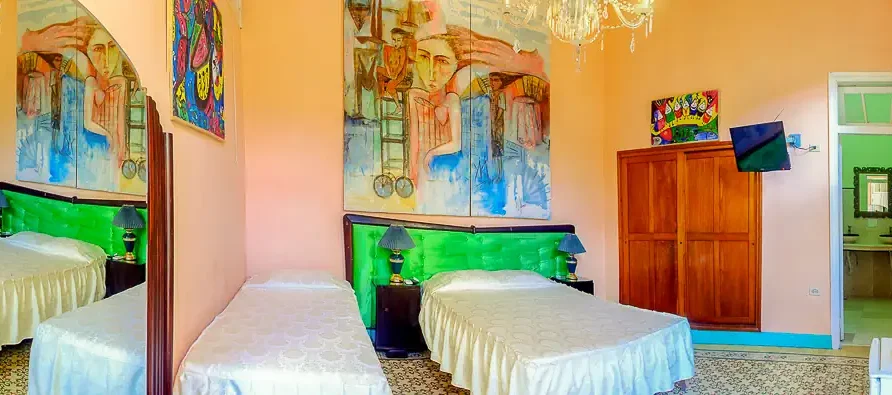 Hostal D Cordero. Santa Clara Bed and Breakfast