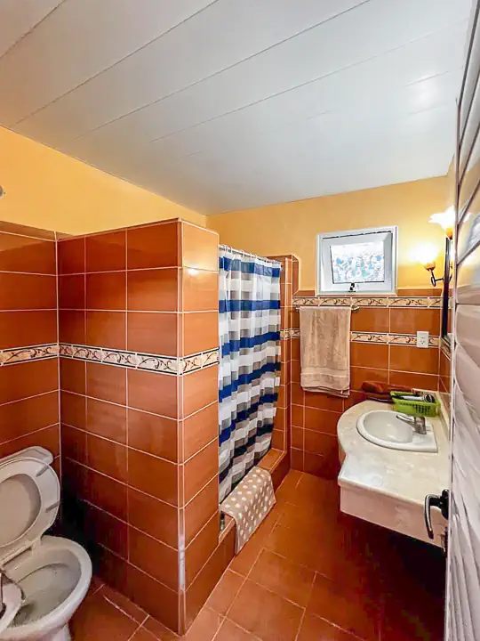 Norma's BnB, Room 3, Bath, Varadero Vacation Rental