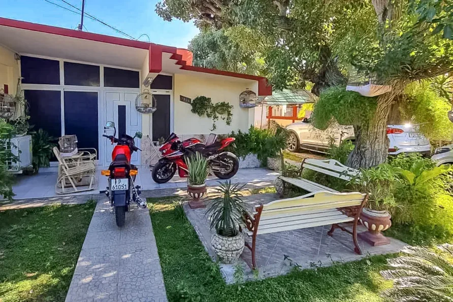 Casa Peña – Room 1