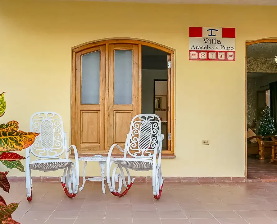 Casa Aracely - Front of House, Viñales Guest House.