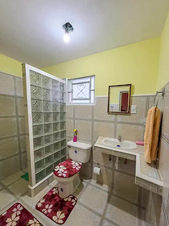 Casa Mary y Andres, Guest House Viñales. Room 1, Bath