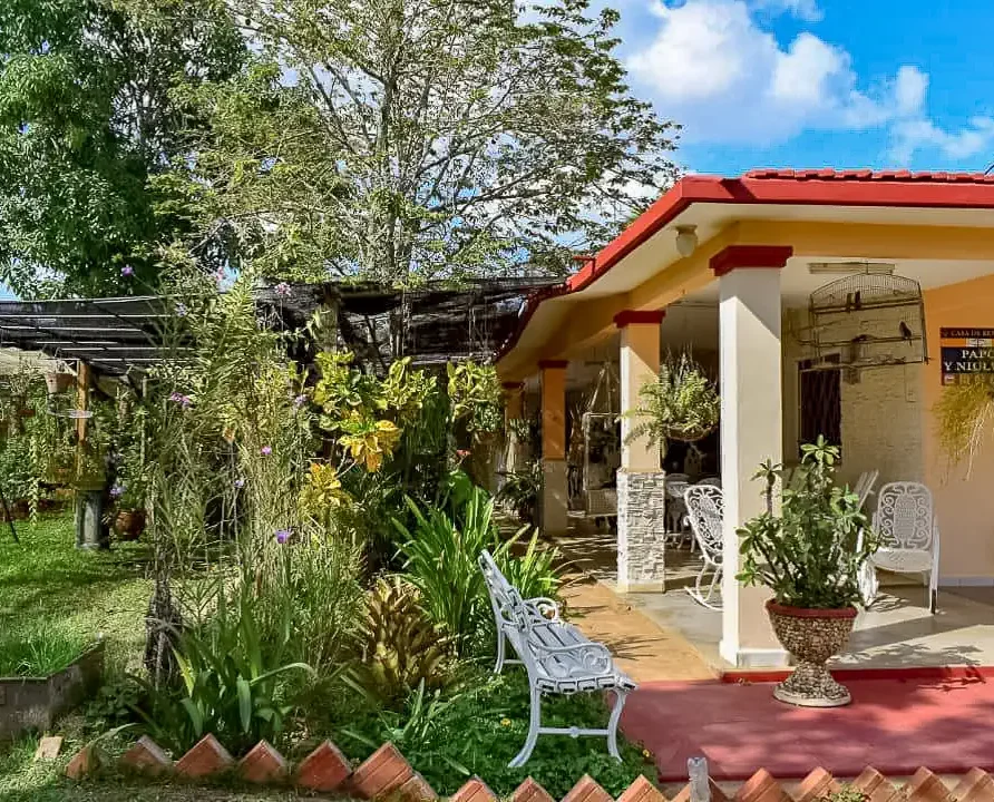 Casa Papo y Niulvys, Viñales. Guest House. Porche