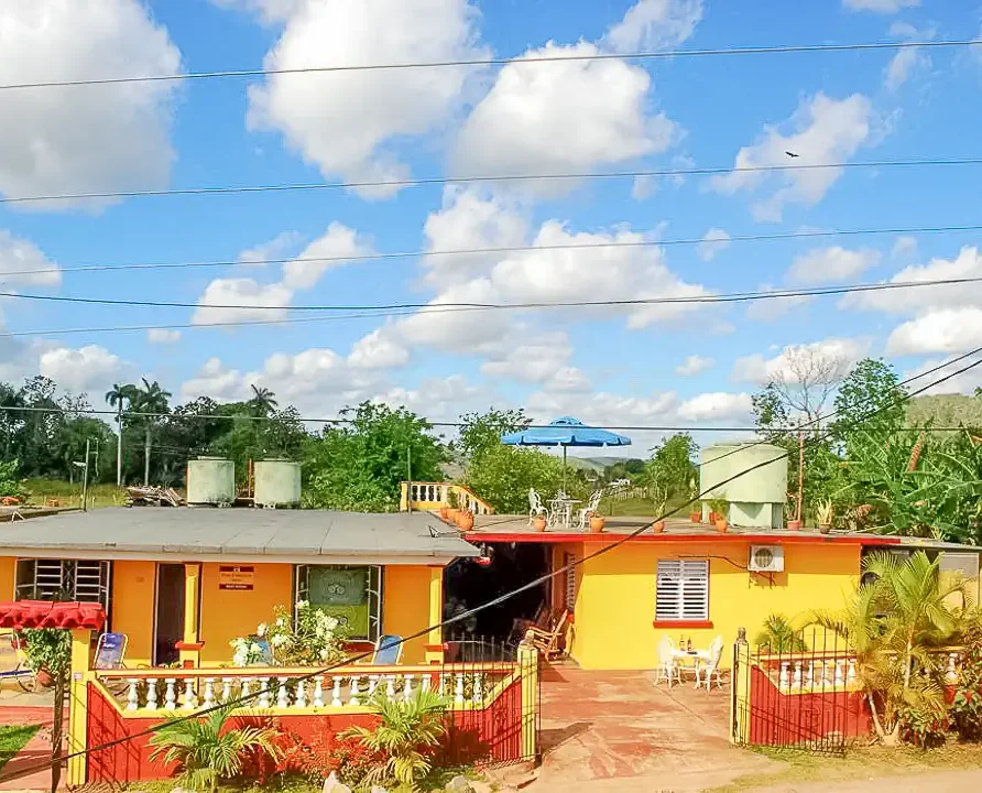 Hostal Tres Caballeros, Viñales. Guest House. Front House