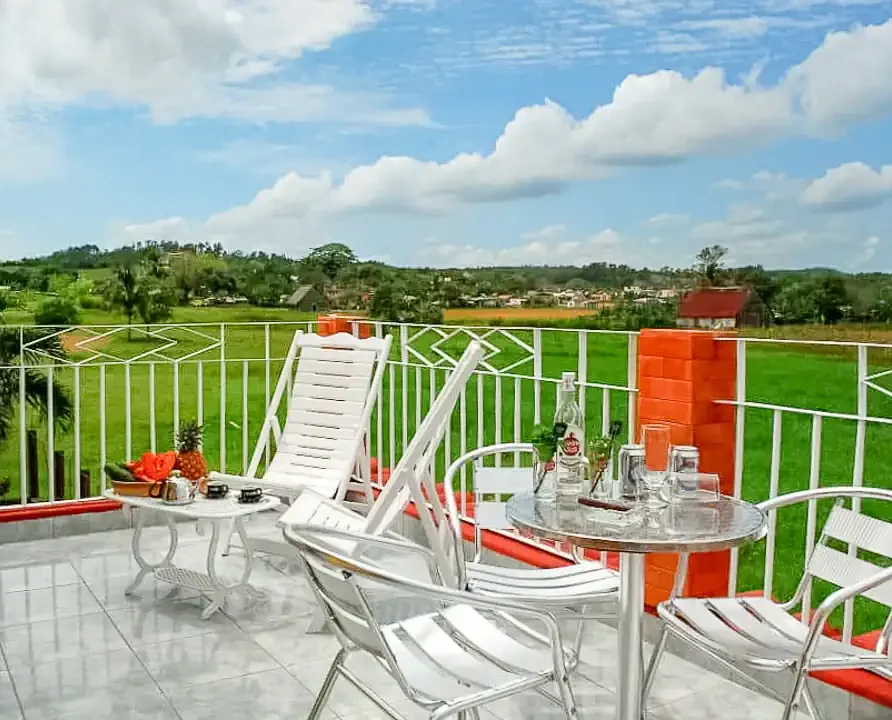 Sunny Balcony House, Viñales. Guest House. Rerrace View.