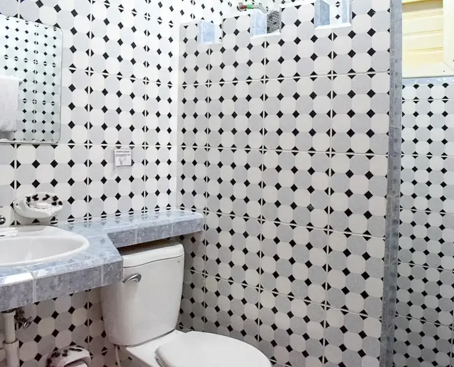 Villa El Habano, Viñales. Guest House. Room 4, Bath.