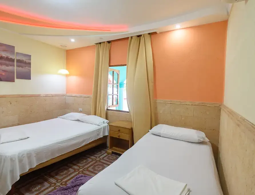 Zuleida y Vinola, Becachfront, Caleton, Playa Larga. Guest House. Room 1