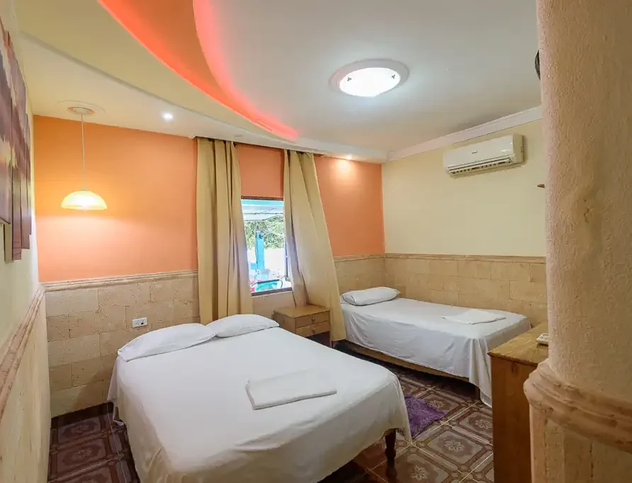 Zuleida y Vinola, Becachfront, Caleton, Playa Larga. Guest House. Room 1