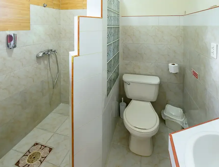 Zuleida y Vinola, Becachfront, Caleton, Playa Larga. Guest House. Room 1